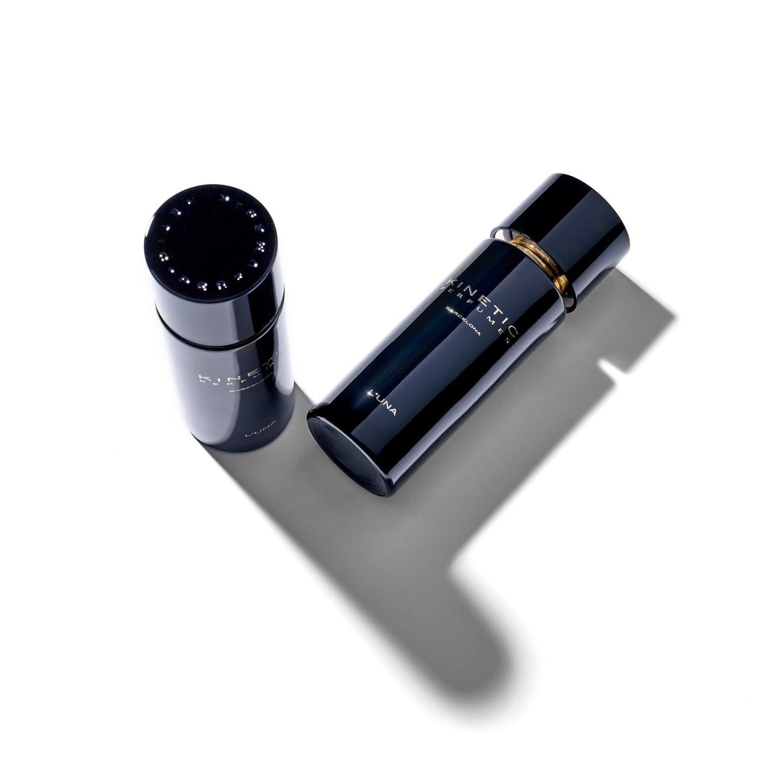 Kinetic L’Una Eau de Parfum Flakon inszeniert