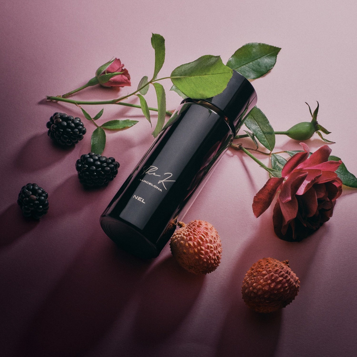 Kinetic Nel Eau de Parfum Flakon inszeniert