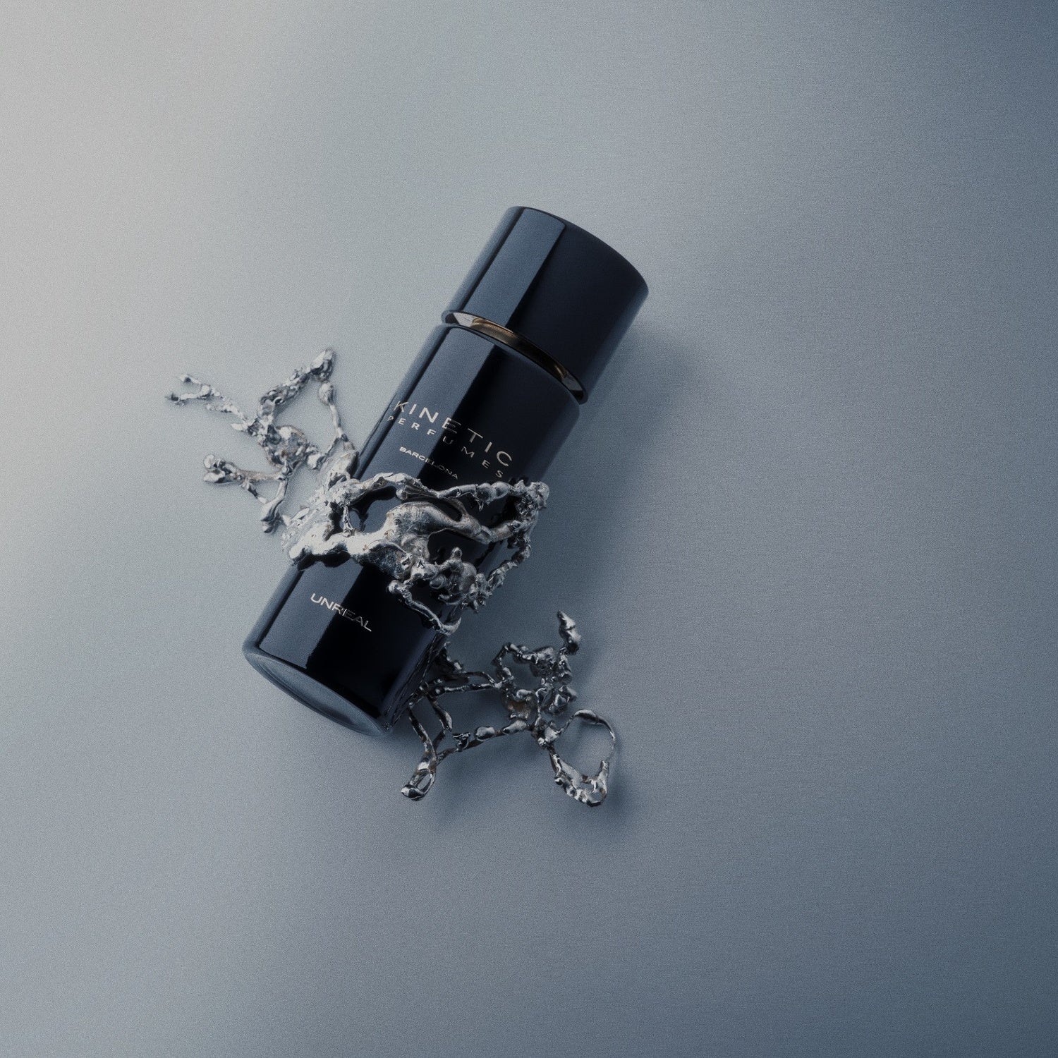 Kinetic Unreal Eau de Parfum Flakon inszeniert